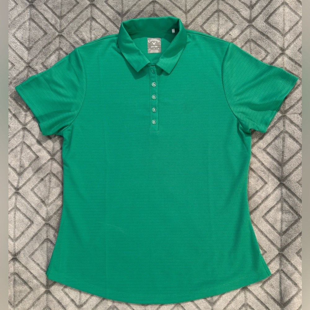 Woman’s Medium Opti Dri Callaway Golf Columbia Green Polo/ W Buttons 15x26.